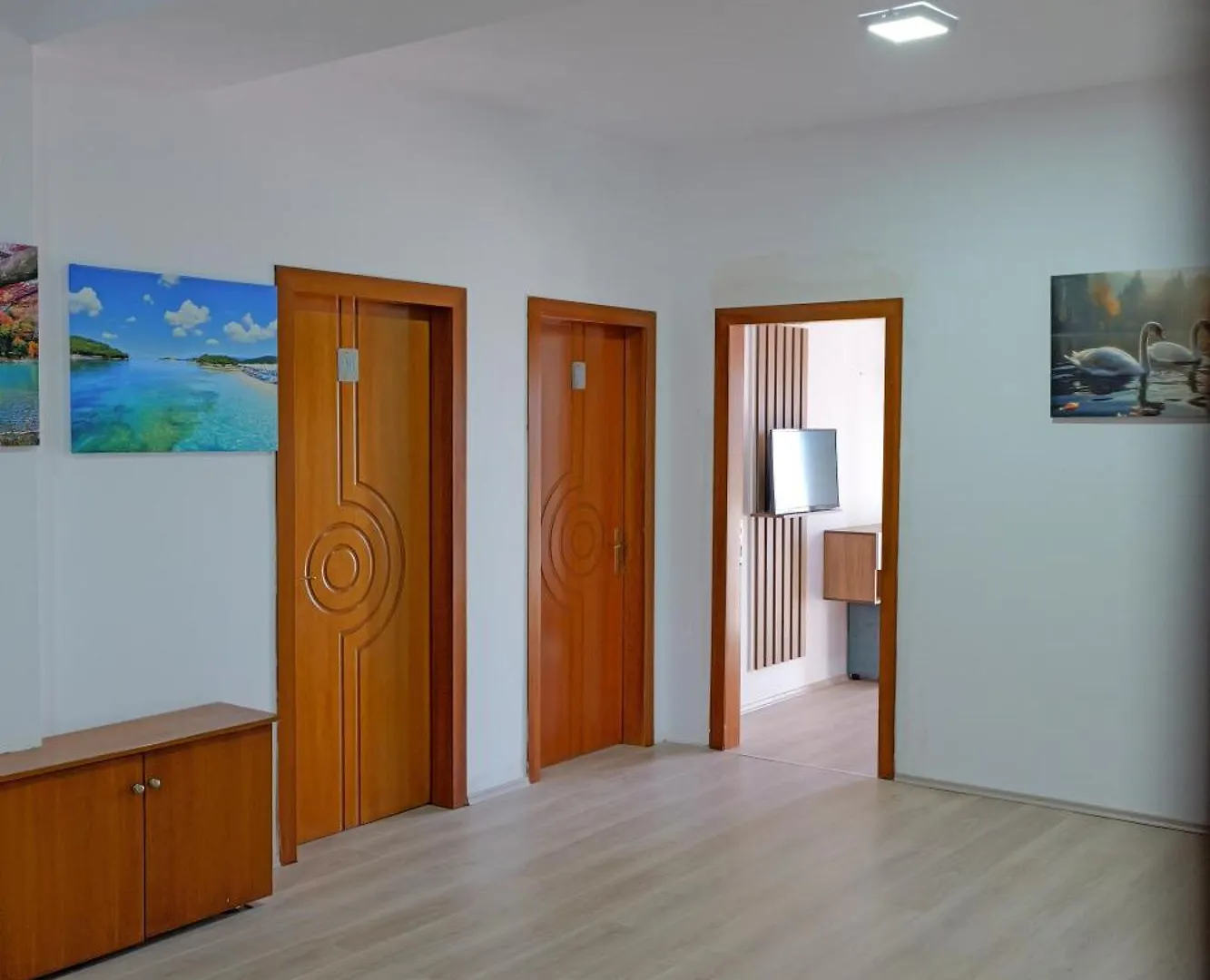 סרנדה Hotel Holiday