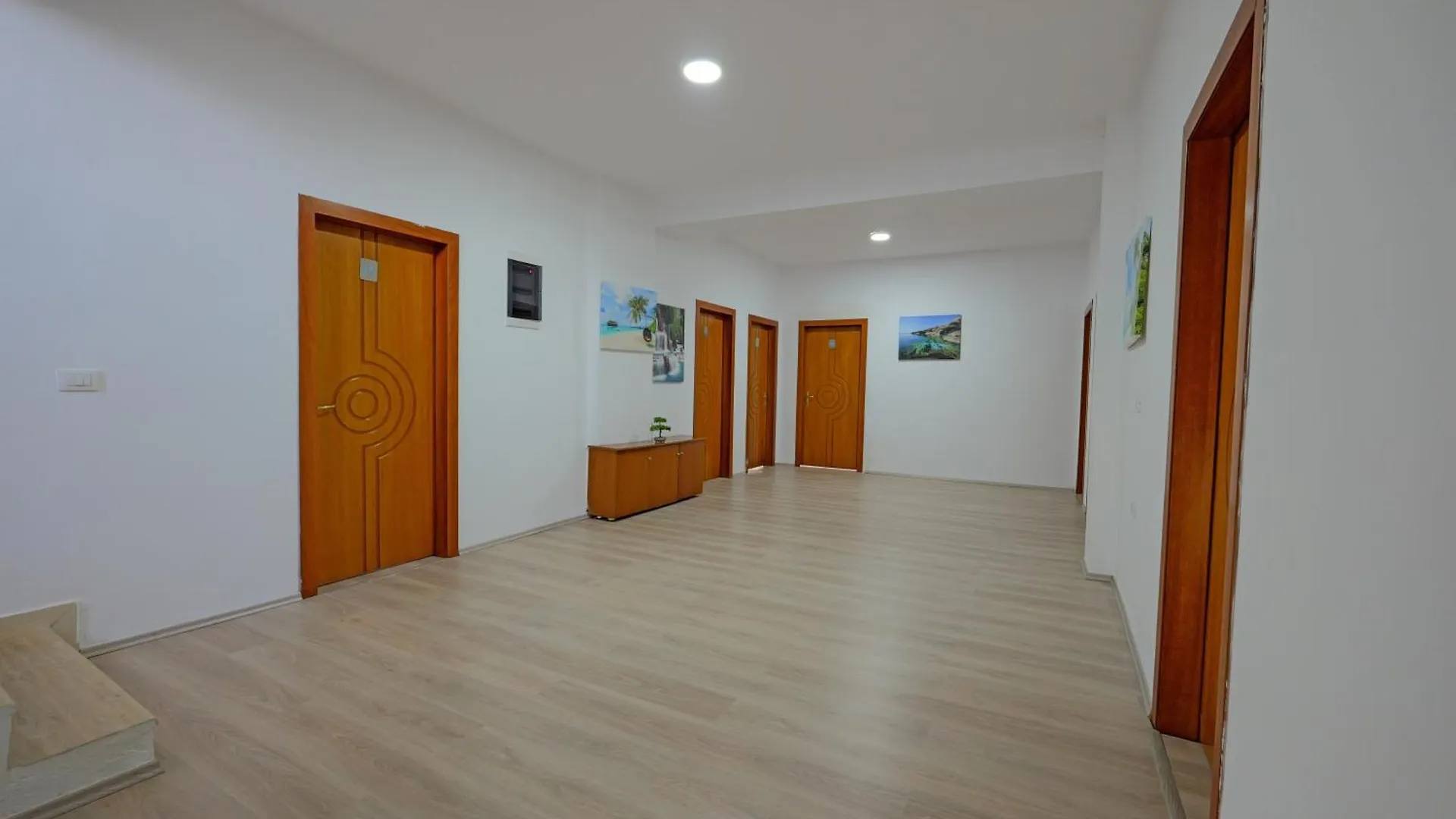 ***  סרנדה Hotel Holiday אלבניה