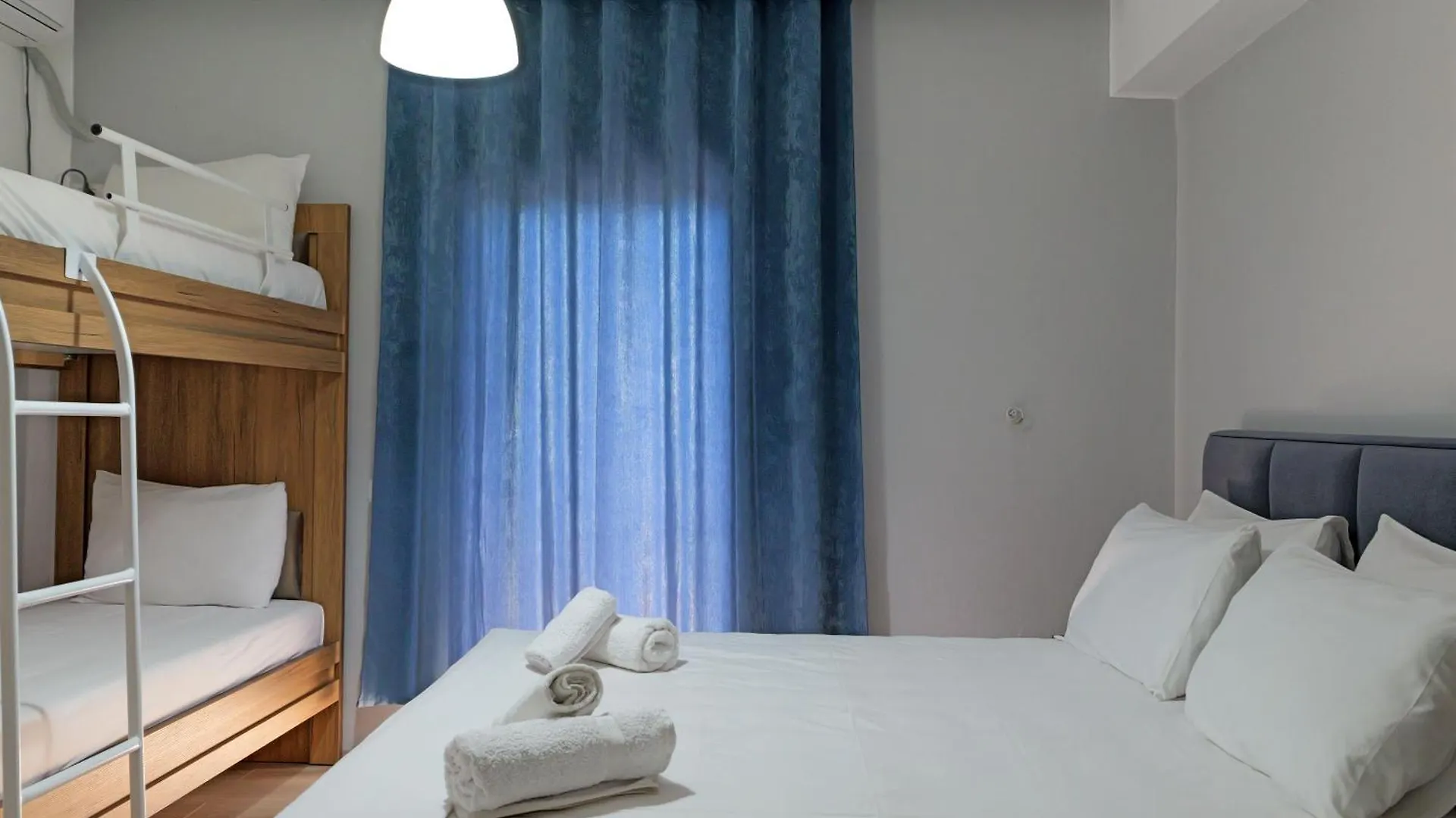 סרנדה Hotel Holiday